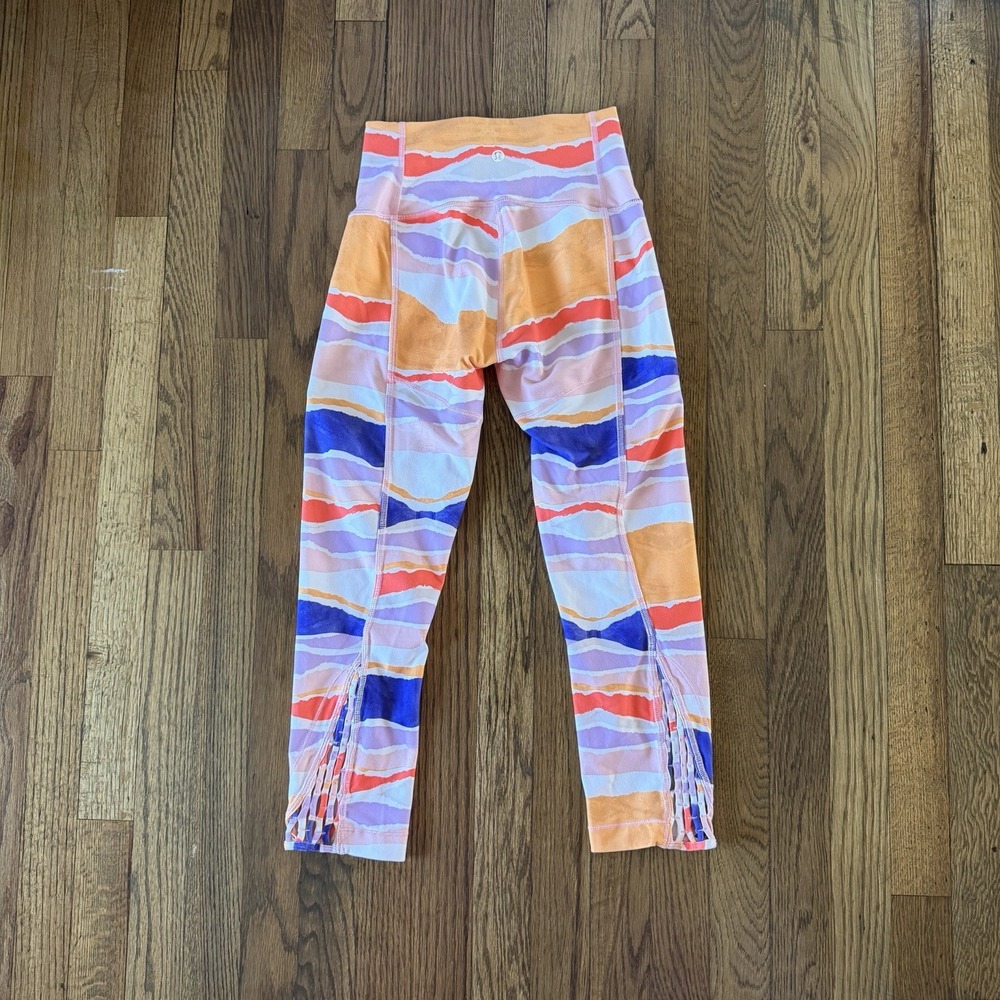 Lululemon True Self Crop Bleacher Stripe White Iris Flower Size 4 - Picture 6 of 12